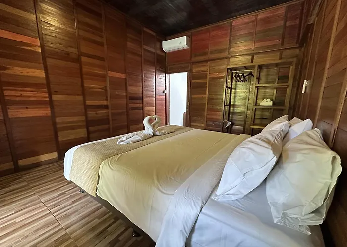 ゲストハウス Mahayana Ubud 3*