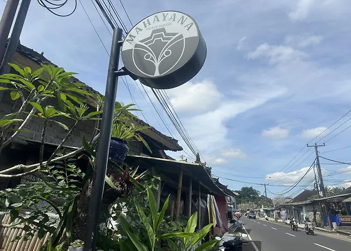 Mahayana Ubud 3* テガララン